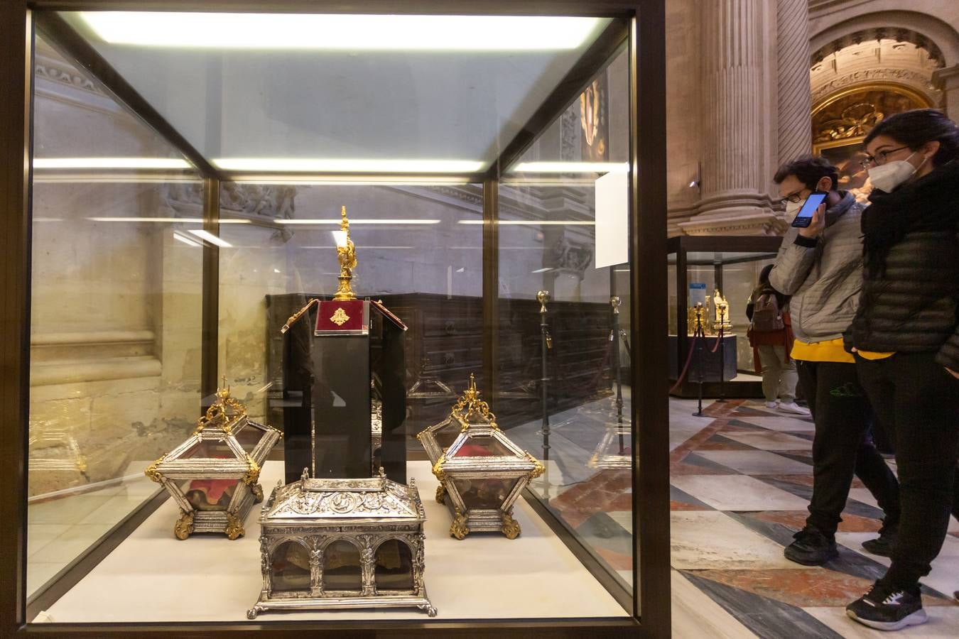 La Catedral de Sevilla abre el baúl de los tesoros ocultos